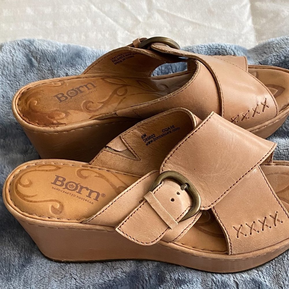 Born sandals